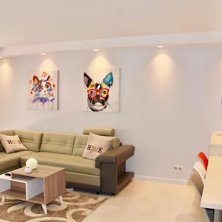 Ref 2003 - Croisette - 3 Mins From The Croissette Cannes