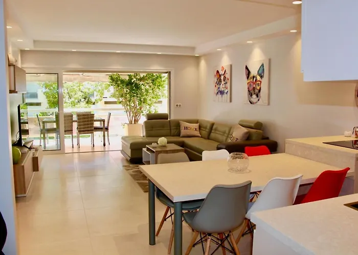 Ref 2003 - Croisette - 3 Mins From The Croissette Cannes